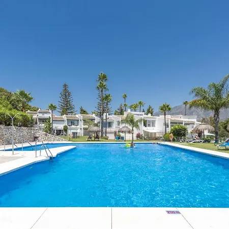 Azahara1 Beautiful Frontline Golf Marbella